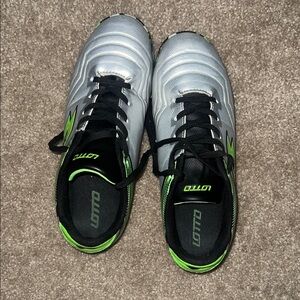 Indoor turf shoes
